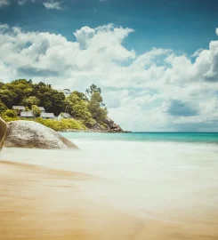 CaranaBeach Hotel