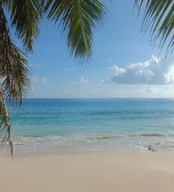 CaranaBeach Hotel