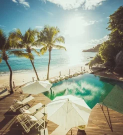 CaranaBeach Hotel
